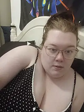 Sexycurvyemilyy online show from 27, 6, 2026