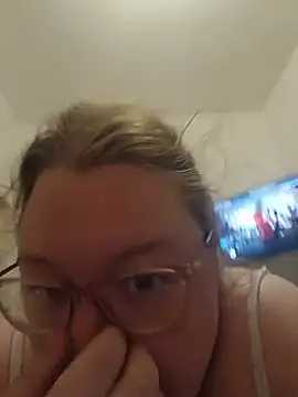 Sexycurvyemilyy online show from 1, 8, 2026