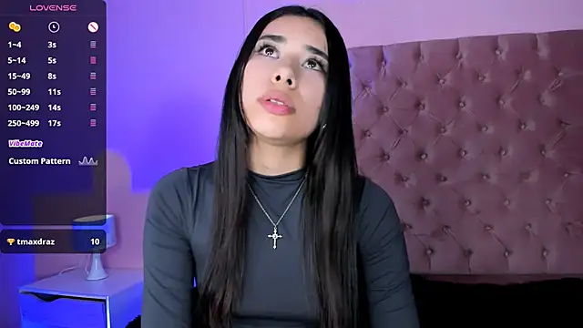 AmyOlimpo online show from 1, 3, 2025