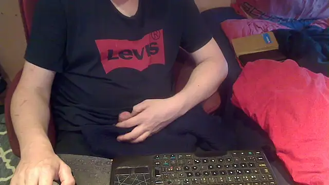 Snapshot of ArmySweater chatting on 13, 9, 2025 ArmySweater online show from 13, 9, 2025