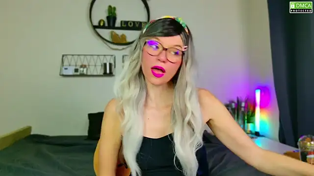 Kittychatte online show from 7, 12, 2024