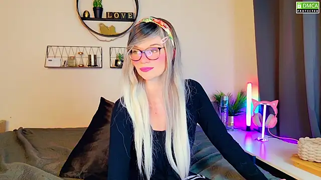 Kittychatte online show from 4, 2, 2025