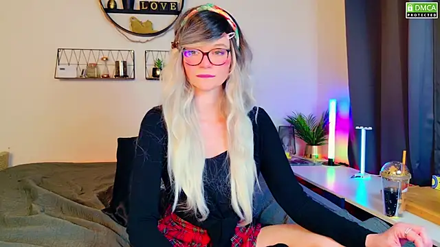 Kittychatte online show from 18, 2, 2025