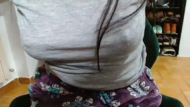 Snapshot of patatinahot87 chatting on 14, 1, 2026 patatinahot87 online show from 14, 1, 2026