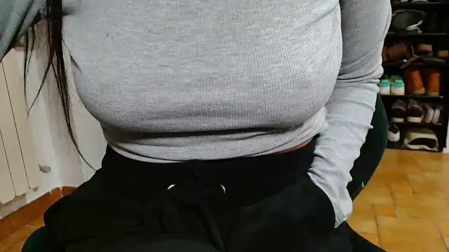 Snapshot of patatinahot87 chatting on 3, 2, 2026 patatinahot87 online show from 3, 2, 2026