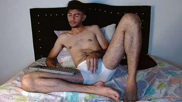 Snapshot of bear_97s chatting on 8, 12, 2024 bear 97s online show from 8, 12, 2024