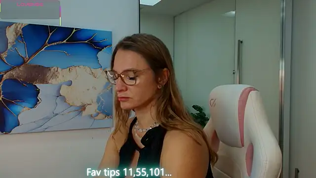 Snapshot of Milf_Tea chatting on 24, 6, 2026 Milf Tea online show from 24, 6, 2026