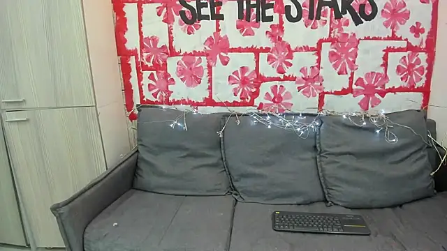 Mhelanny2 online show from 8, 2, 2025