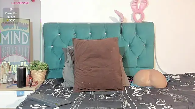 StefanyMiler online show from 11, 5, 2026