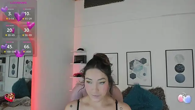 cristal  hot 1 online show from 10, 2, 2025