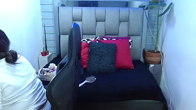 evelin zaens online show from 4, 8, 2026