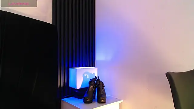 alicia moom online show from 9, 7, 2026