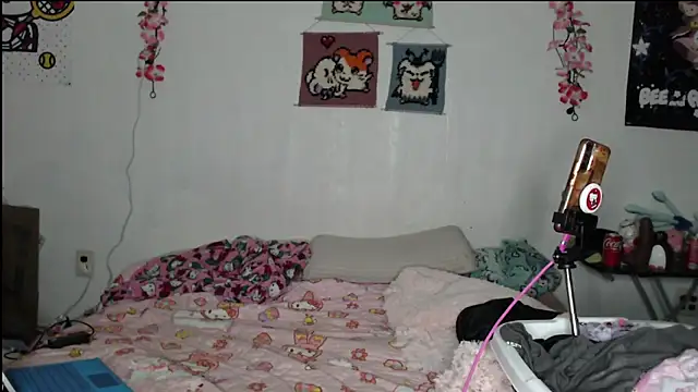 Cupcakecutie449 online show from 10, 4, 2026
