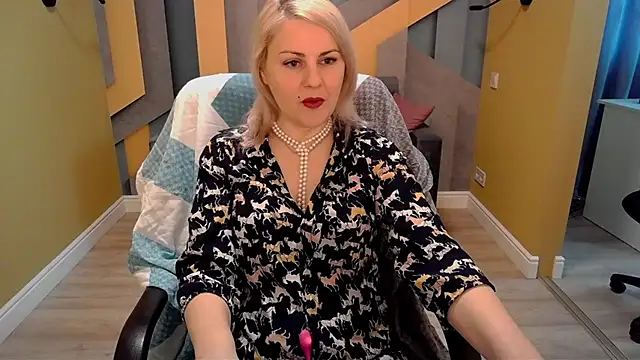 Snapshot of Candy_Long chatting on 4, 3, 2025 Candy Long online show from 4, 3, 2025