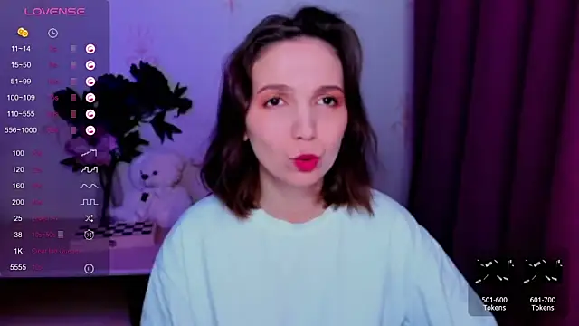 KindHazelHere  online show from 30, 4, 2026