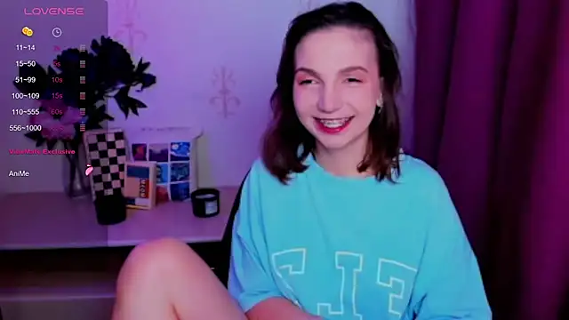 KindHazelHere  online show from 24, 6, 2026