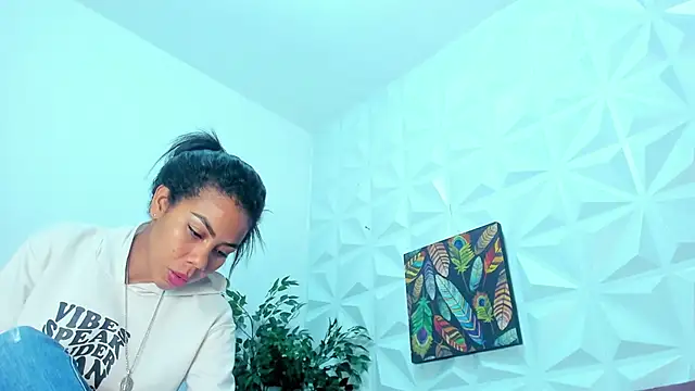 Hellen Sky online show from 17, 3, 2025