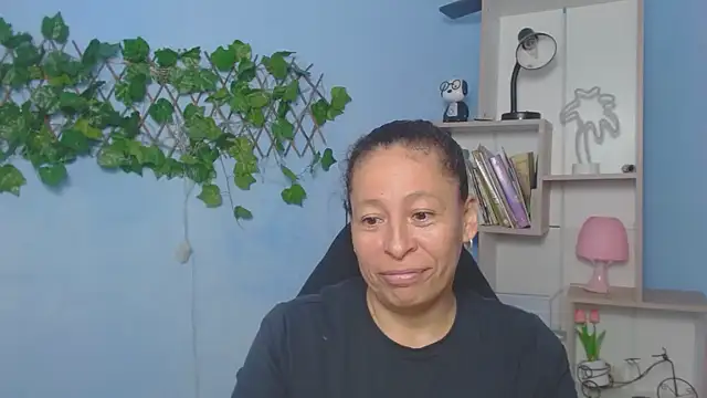 mature martina online show from 5, 12, 2025