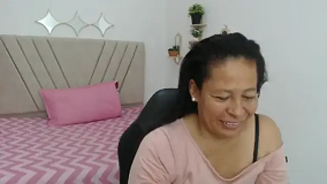 mature martina online show from 10, 4, 2026