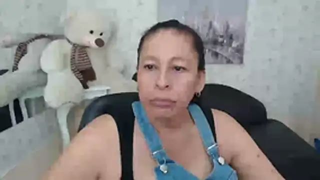 mature martina online show from 1, 5, 2026