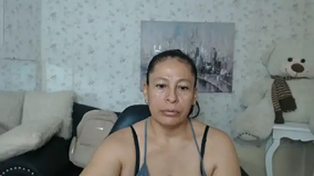 mature martina online show from 4, 6, 2026