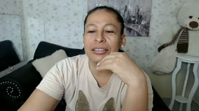 mature martina online show from 17, 6, 2026