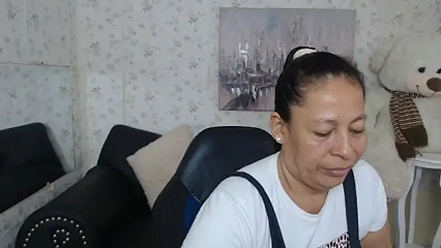 mature martina online show from 19, 6, 2026