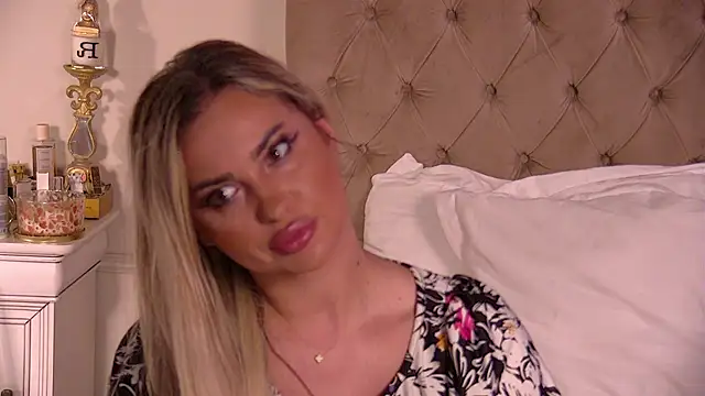 Denisse Perry online show from 10, 11, 2025