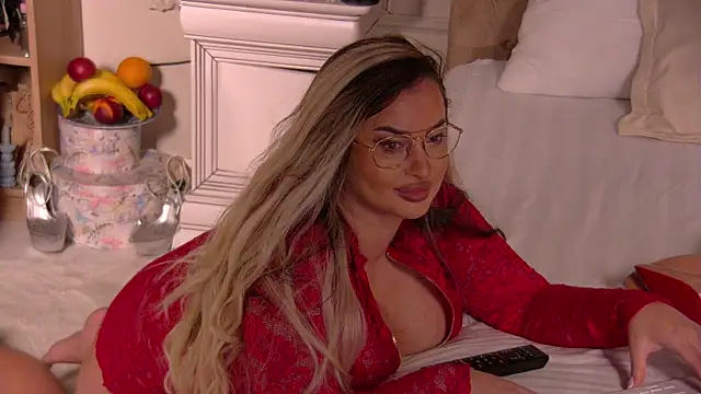 Denisse Perry online show from 28, 7, 2026