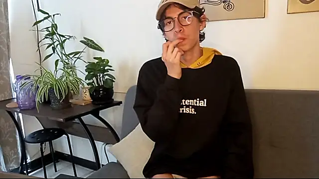 Snapshot of Norehg chatting on 12, 10, 2025 Norehg online show from 12, 10, 2025