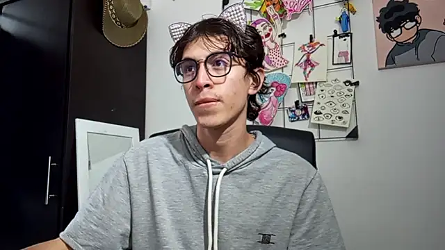 Snapshot of Norehg chatting on 14, 10, 2025 Norehg online show from 14, 10, 2025