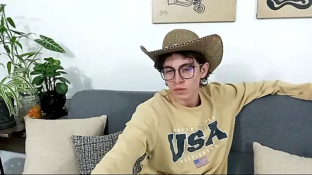 Snapshot of Norehg chatting on 15, 10, 2025 Norehg online show from 15, 10, 2025