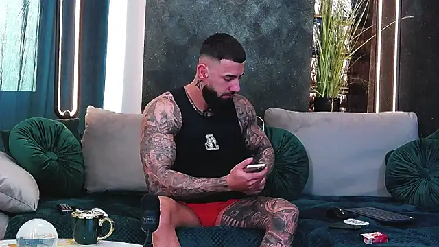 masterkingofmusclee online show from 28, 1, 2025