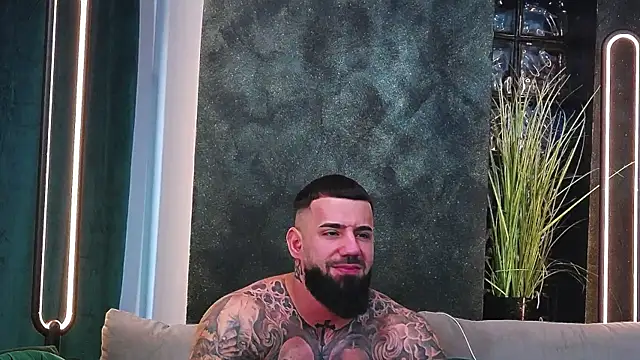 masterkingofmusclee online show from 3, 2, 2025