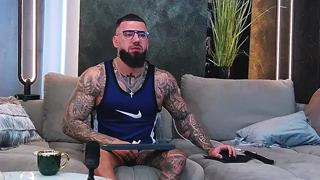 masterkingofmusclee online show from 17, 3, 2025