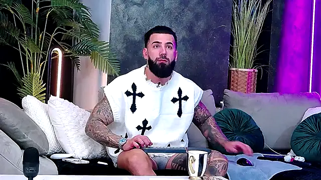 masterkingofmusclee online show from 2, 12, 2025