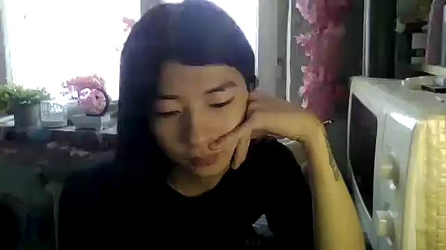 CarlyJoy online show from 19, 12, 2025