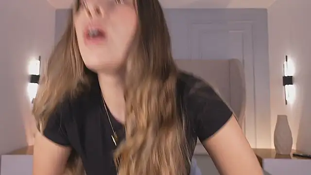 chloe d online show from 20, 7, 2026