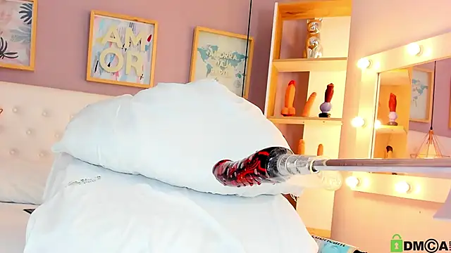 julyanna  online show from 8, 10, 2025