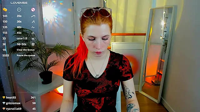 Snapshot of Mira__Blush chatting on 28, 2, 2025 Mira  Blush online show from 28, 2, 2025