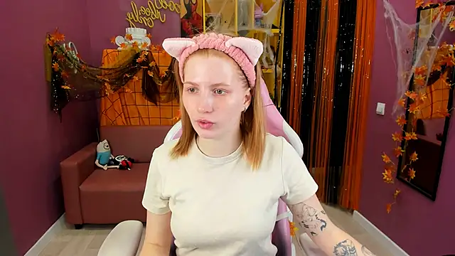 Snapshot of Mira__Blush chatting on 26, 10, 2025 Mira  Blush online show from 26, 10, 2025