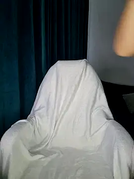 Snapshot of Flower_Pow3r chatting on 4, 11, 2025 Flower Pow3r online show from 4, 11, 2025