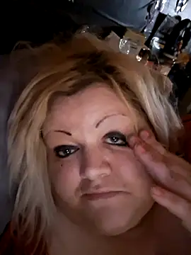 Snapshot of ducicsajsziii chatting on 14, 12, 2025 ducicsajsziii online show from 14, 12, 2025