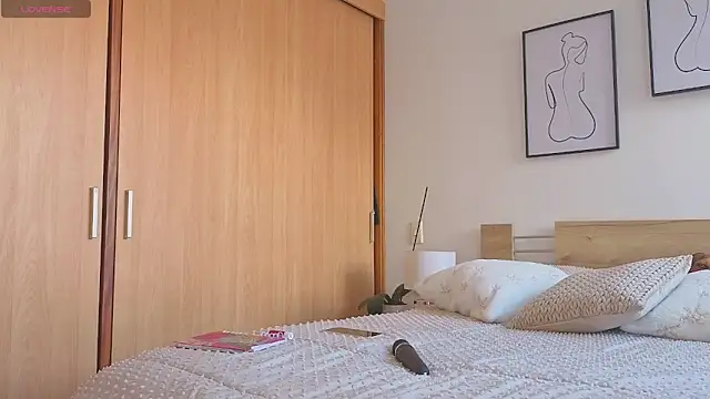 Snapshot of sweet_sophia90s chatting on 17, 12, 2025 sweet sophia90s online show from 17, 12, 2025