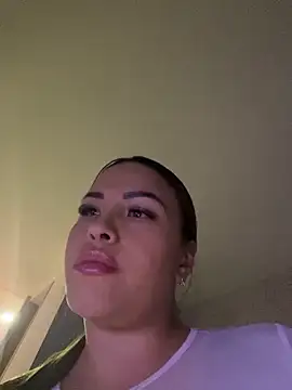 Snapshot of sexyyykloee chatting on 2, 3, 2026 sexyyykloee online show from 2, 3, 2026