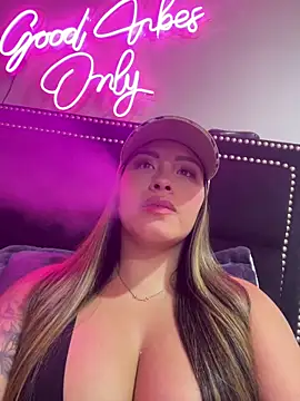 Snapshot of sexyyykloee chatting on 20, 6, 2026 sexyyykloee online show from 20, 6, 2026