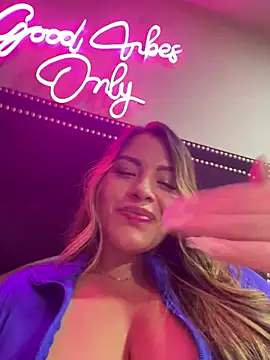 Snapshot of sexyyykloee chatting on 22, 6, 2026 sexyyykloee online show from 22, 6, 2026