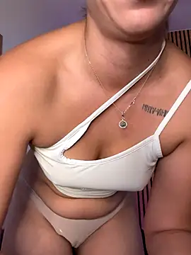 Snapshot of sofiah_ chatting on 18, 11, 2025 sofiah online show from 18, 11, 2025