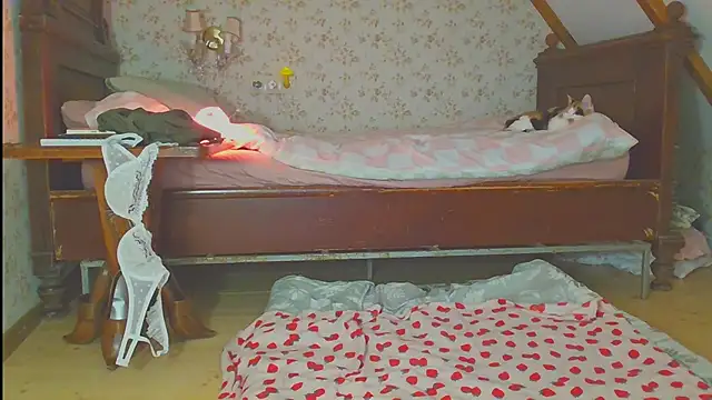 Snapshot of RubyLynxx chatting on 7, 12, 2024 RubyLynxx online show from 7, 12, 2024