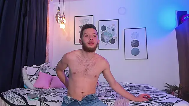 Snapshot of Juan_Castano chatting on 14, 12, 2024 Juan Castano online show from 14, 12, 2024